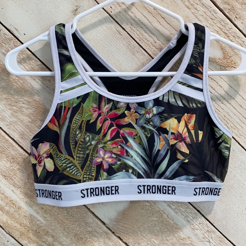 STRONGER Sports Bra Size LARGE
